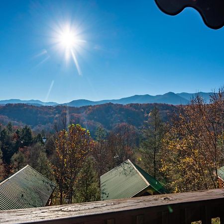 Spacious Smokies Cabin - Hot Tub With Mountain Views Gatlinburg Kültér fotó