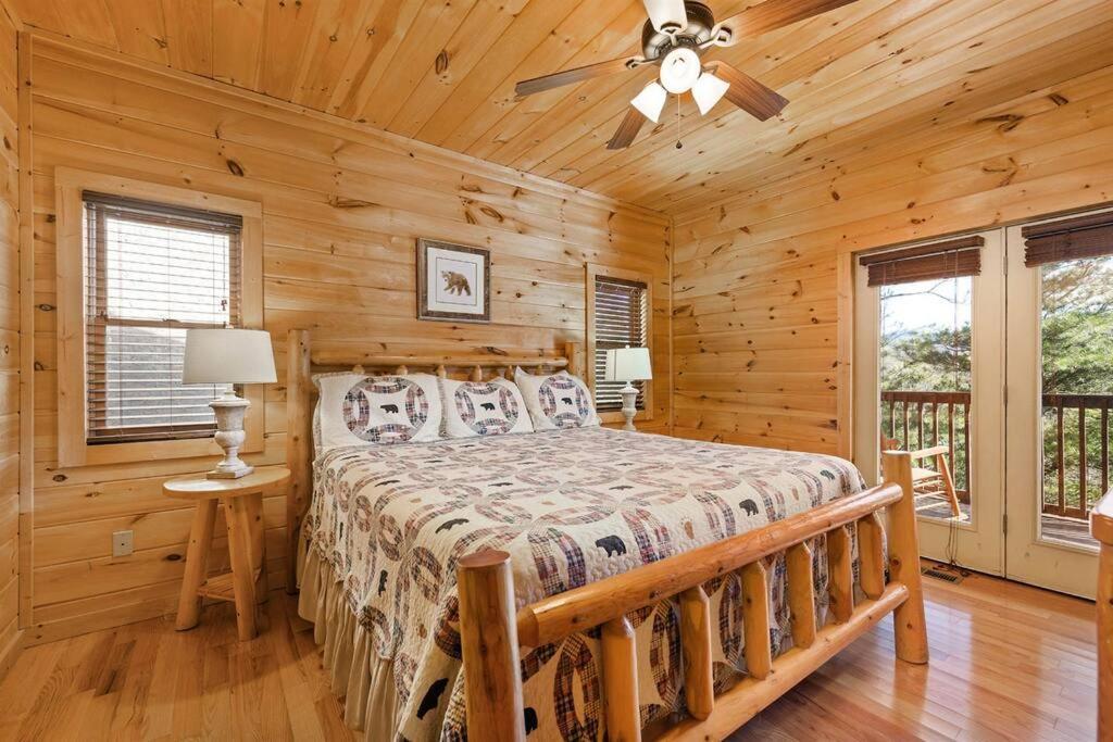 Spacious Smokies Cabin - Hot Tub With Mountain Views Gatlinburg Kültér fotó
