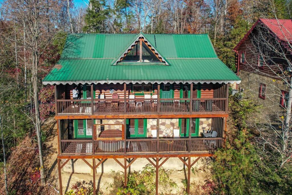 Spacious Smokies Cabin - Hot Tub With Mountain Views Gatlinburg Kültér fotó